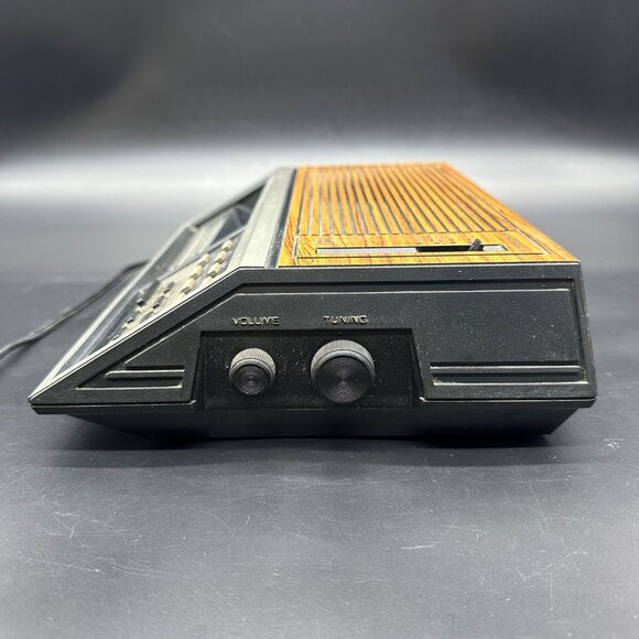 Vintage General Electric AM FM Radio Alarm Clock 1980s Faux Woodgrain 7-4687A - Picture 4 of 17